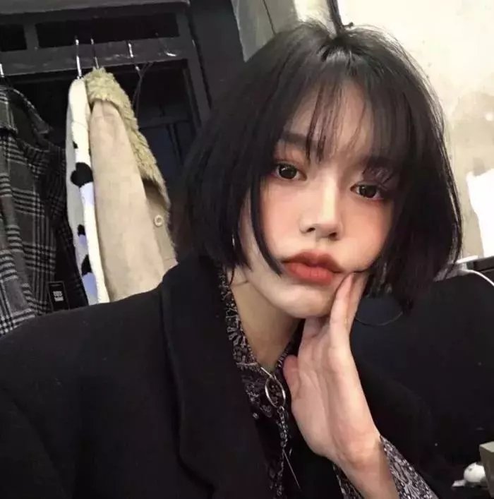 百合的雨声电影海报