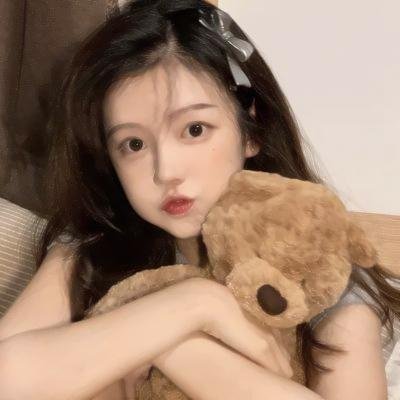 尤莉亚老师的红线电影海报